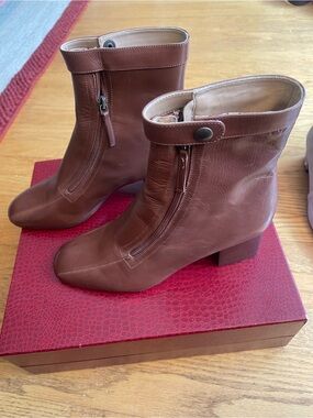 Vero Cuoio | Heeled Buttoned Boots in Brown Leather